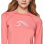 ATHLIO Damen UPF 50+ Rash Guard Langarm Surfen Badeanzug Top UV/SPF Water Beach Swim Shirts, Daumenloch, Koralle, S
